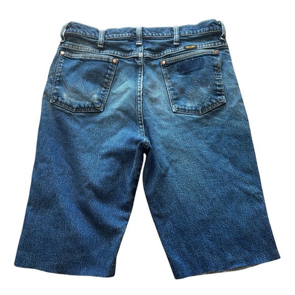 Wrangler Women’s Cut Off Western Jean Shorts - Picture 4 of 5